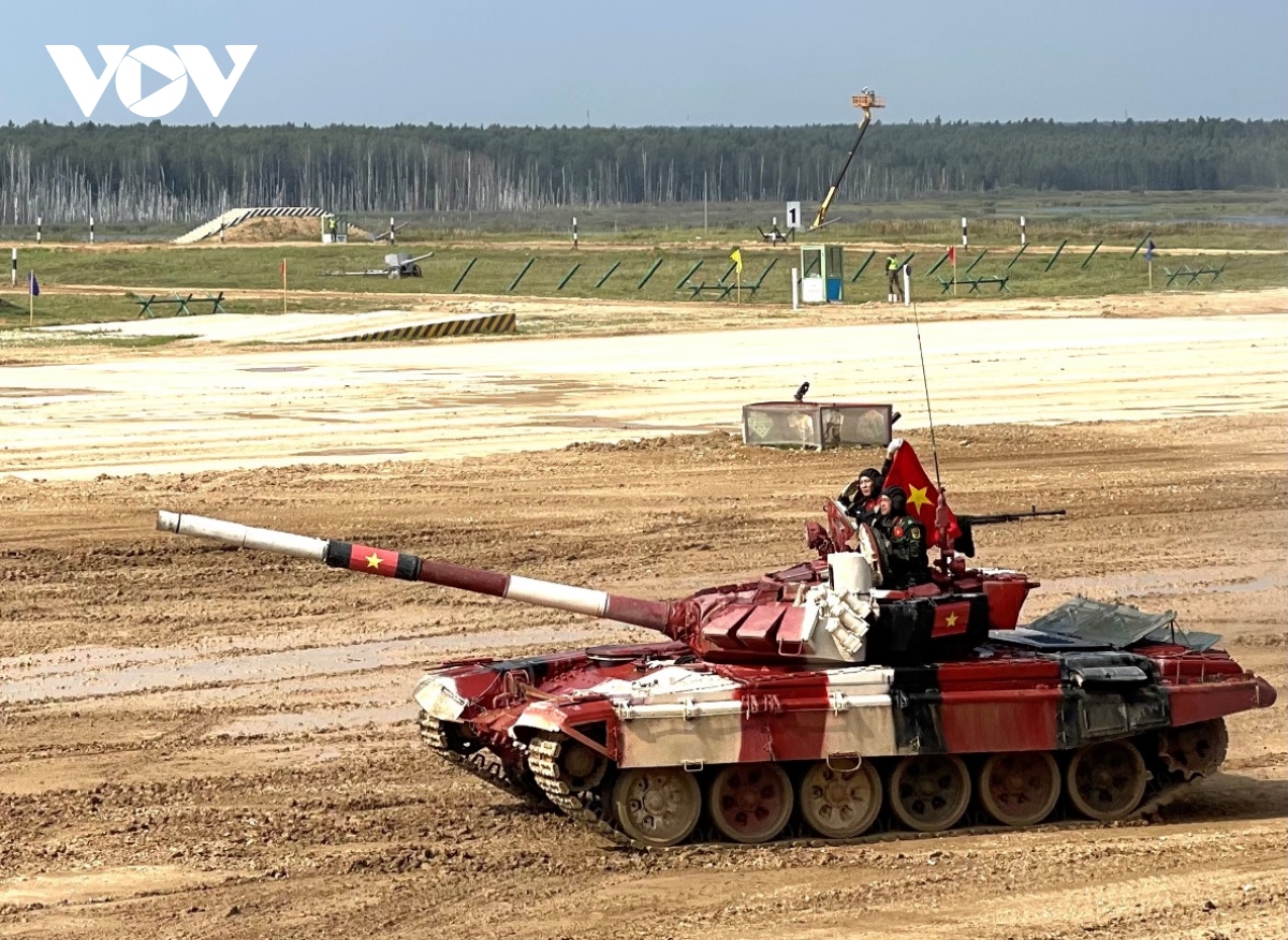 Kíp xe số 3 của Đội tuyển xe tăng Việt Nam thi đấu tốt tại Army Games 2021