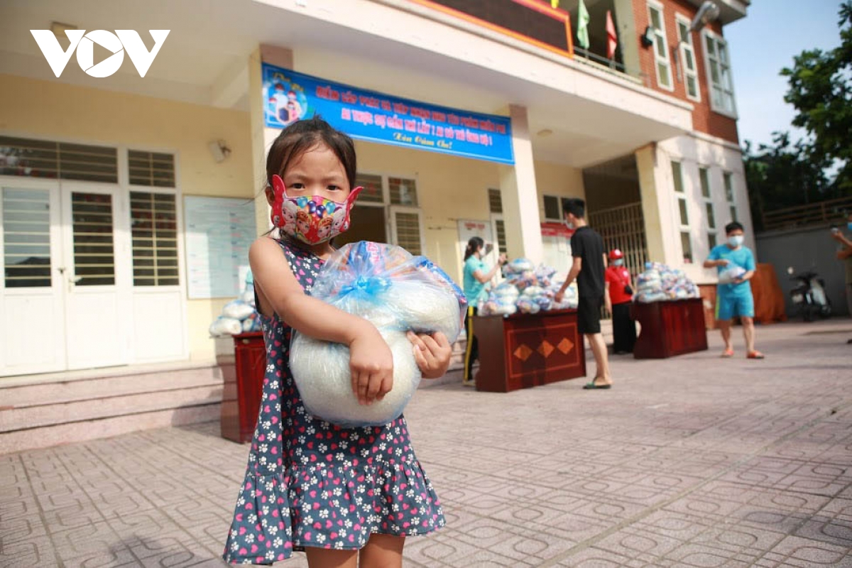 Hỗ trợ gạo cho người dân: “Ai thực sự cần thì nhận, ai có xin ủng hộ"