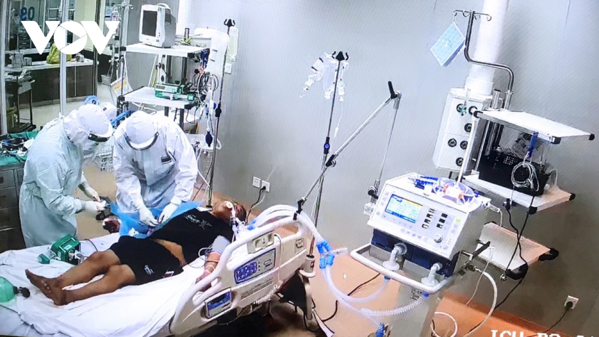 Bệnh viện dã chiến hồi sức cấp cứu bệnh nhân Covid-19 ở Bình Dương bắt đầu hoạt động