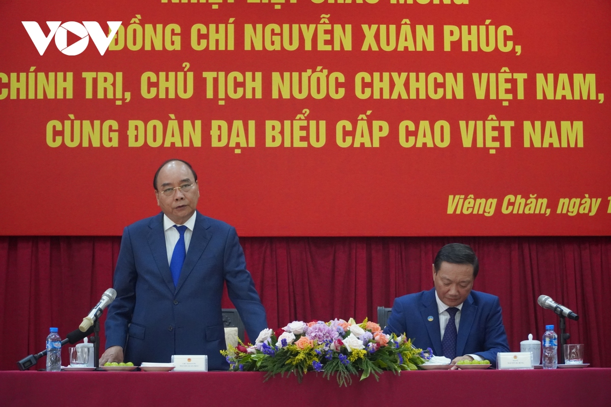 Chủ tịch nước thăm cộng đồng người Việt tại Lào