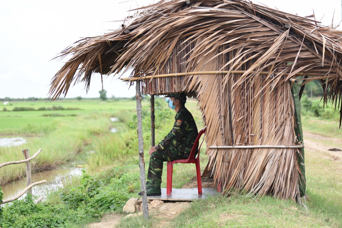 Lính biên phòng Hà Tiên: Chặn Covid đến cột mốc cuối cùng trên biên giới Campuchia