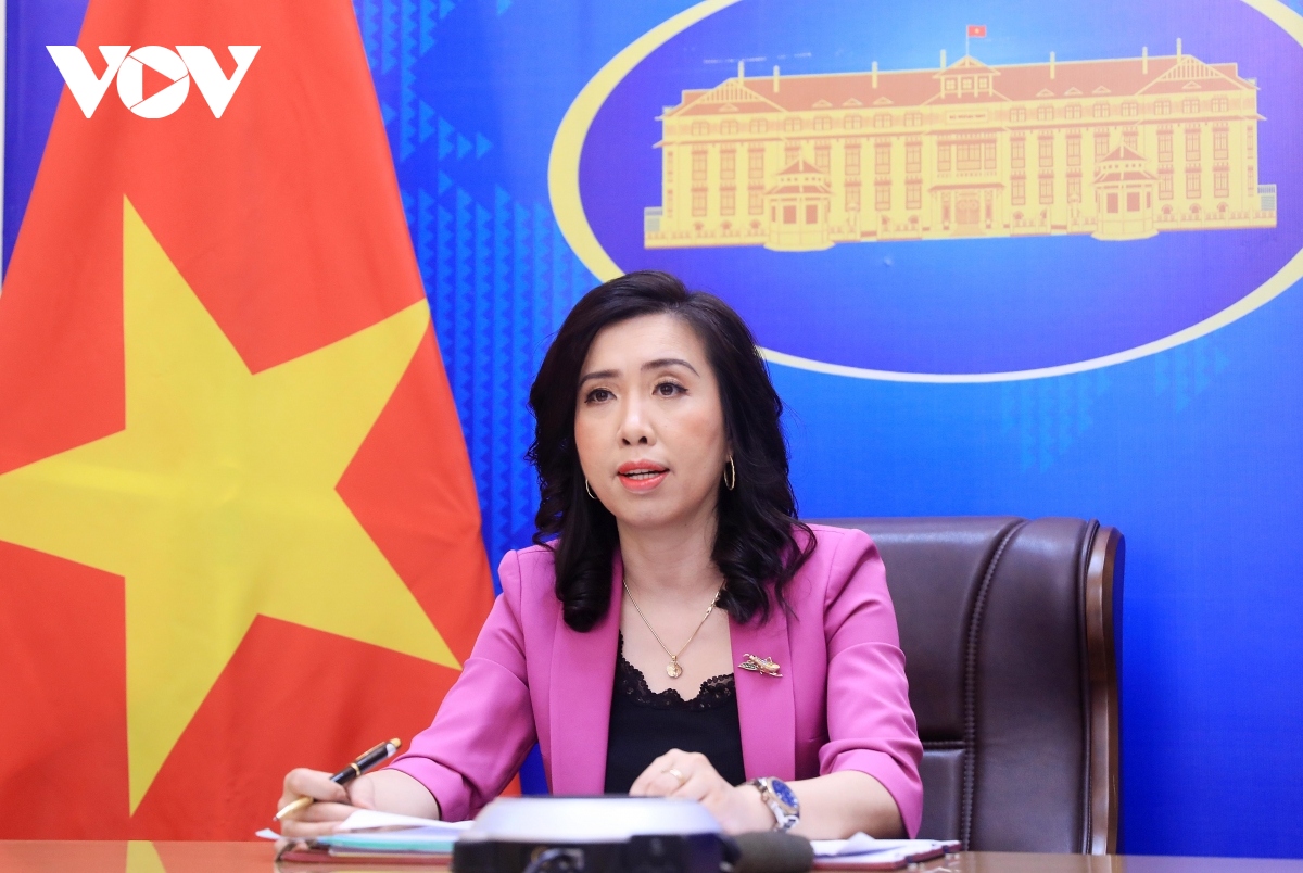 Vietnam responds to China sending transport aircraft to Truong Sa