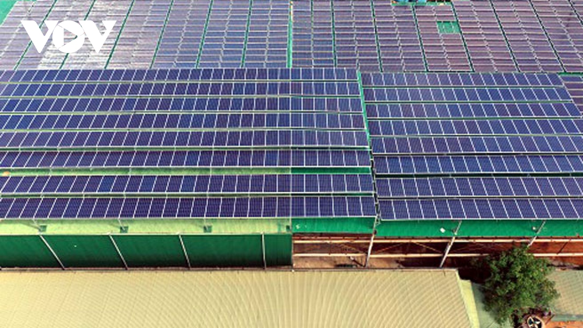 Điện mặt trời mái nhà khu công nghiệp: Hiệu quả nhưng khó triển khai
