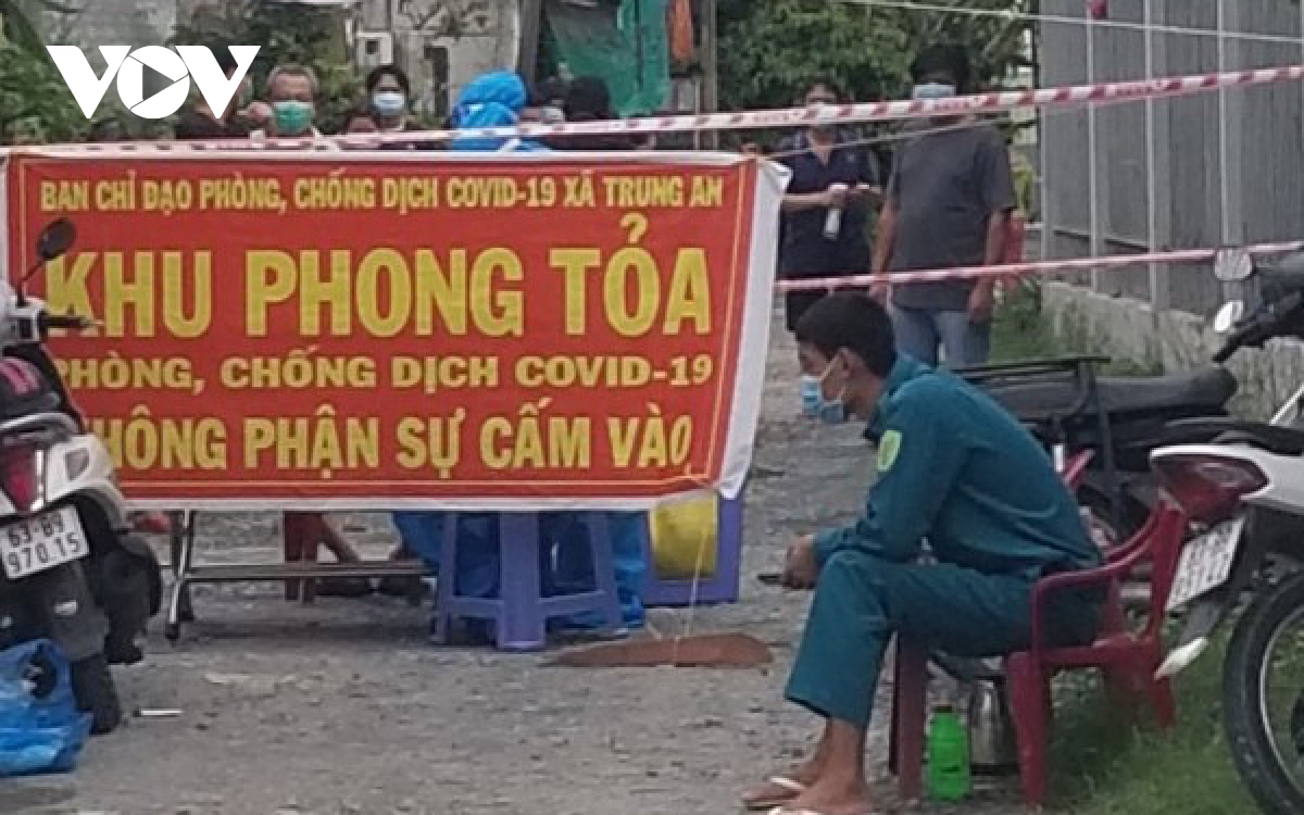 Phát hiện một cơ sở kinh doanh sai quy định, nghi có công nhân dương tính với SARS-CoV-2