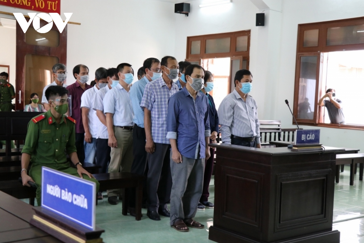 18 bị cáo lĩnh án trong vụ lộ đề thi công chức tỉnh Phú Yên