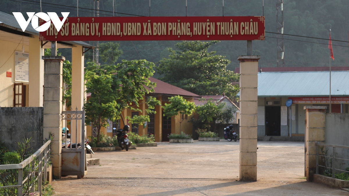 Đình chỉ công tác một chủ tịch xã ở Sơn La để làm rõ trách nhiệm phòng chống dịch