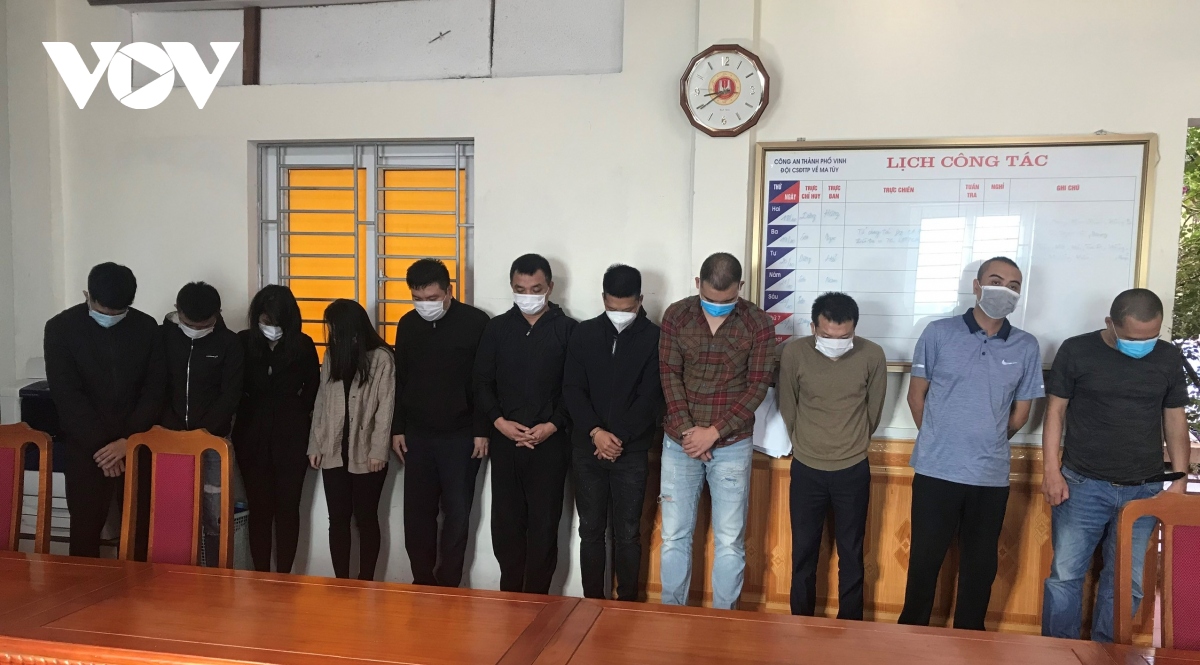 11 nam, nữ mở “tiệc ma túy” trong chung cư ở TP Vinh