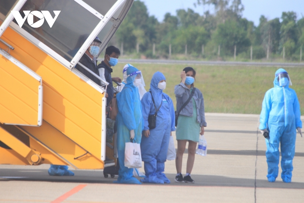 Thừa Thiên Huế đón hơn 230 người về quê bằng máy bay