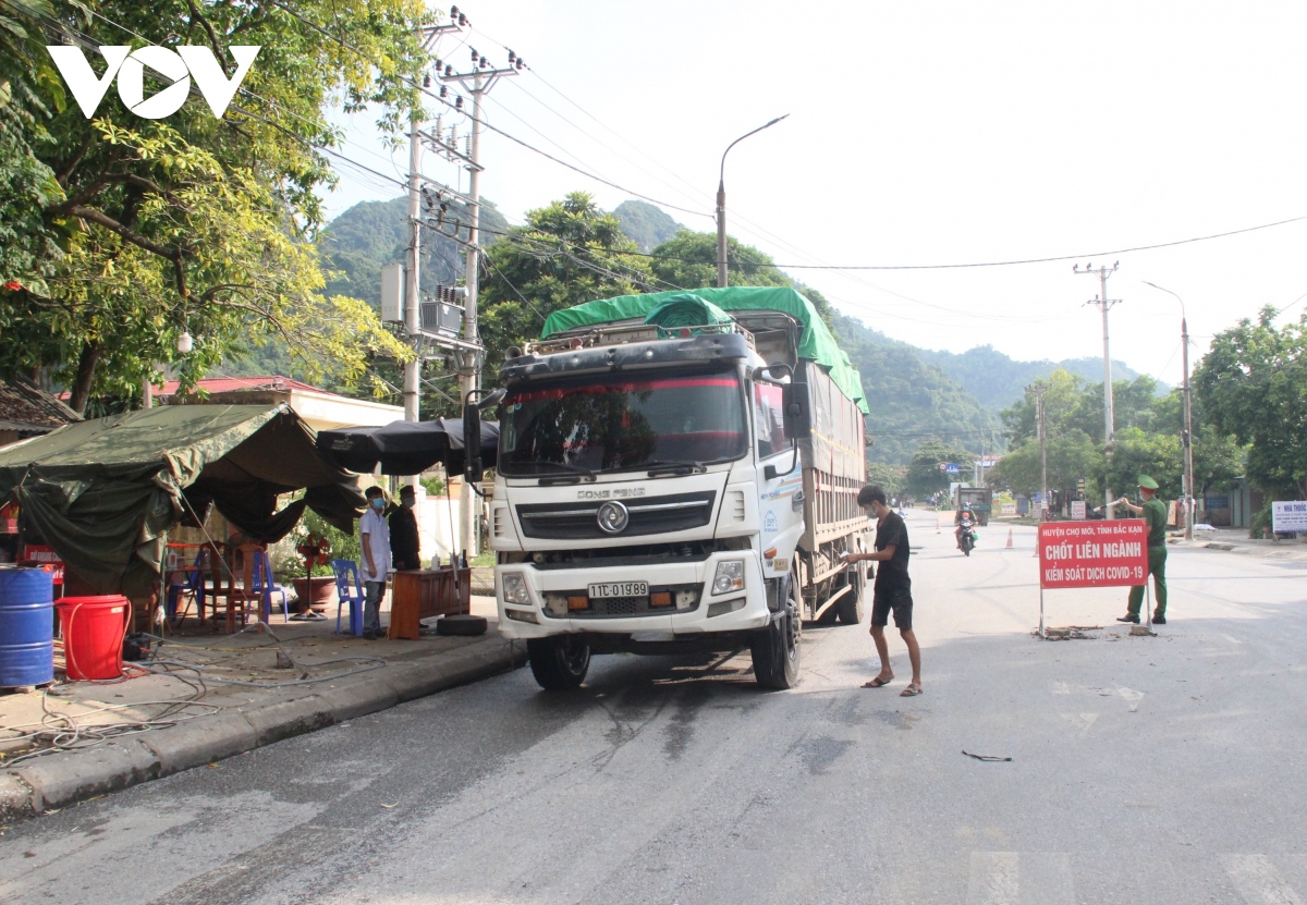 Bắc Kạn dừng chốt kiểm soát dịch, người dân chủ động khai báo y tế