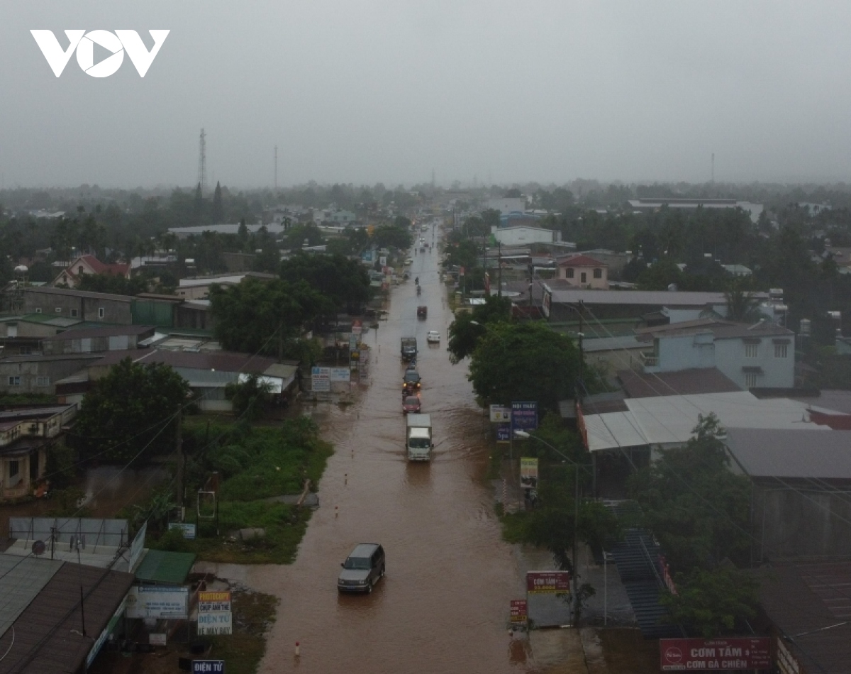 Quốc lộ 27 qua Đắk Lắk ngập nhiềm điểm sau mưa lớn