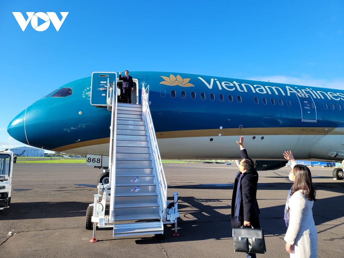 Thủ tướng Phạm Minh Chính rời Vương quốc Anh, lên đường thăm chính thức CH Pháp