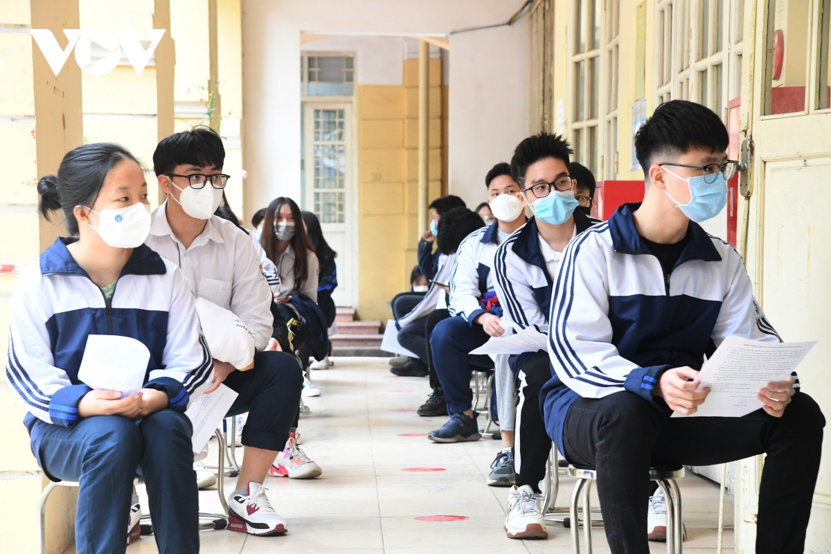 Học sinh Hà Nội: "Tiêm vaccine để không bỏ lỡ năm cuối của tuổi học trò tươi đẹp"