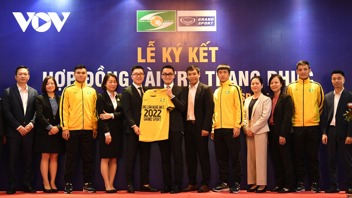 SLNA ký hợp đồng với đối tác của ĐT Việt Nam, quyết tâm bay cao ở mùa giải 2022