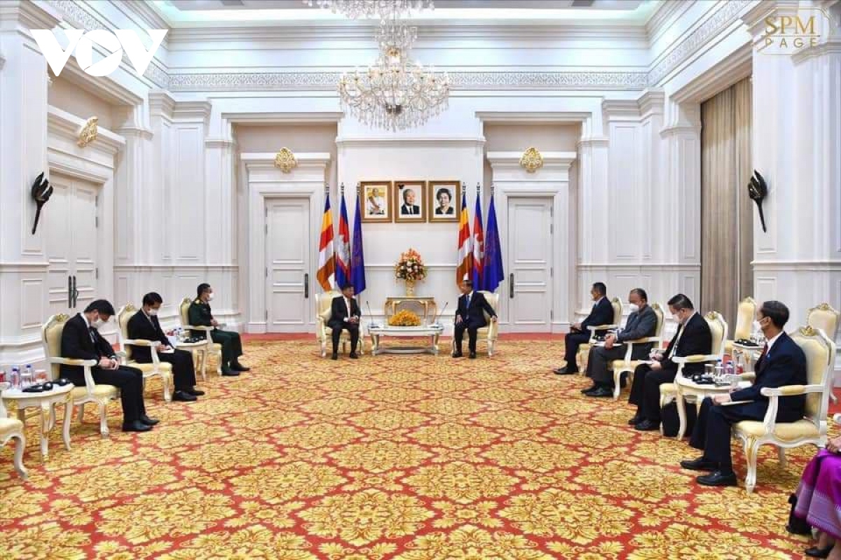 Đại sứ Việt Nam Nguyễn Huy Tăng tiếp kiến Thủ tướng Campuchia Hun Sen
