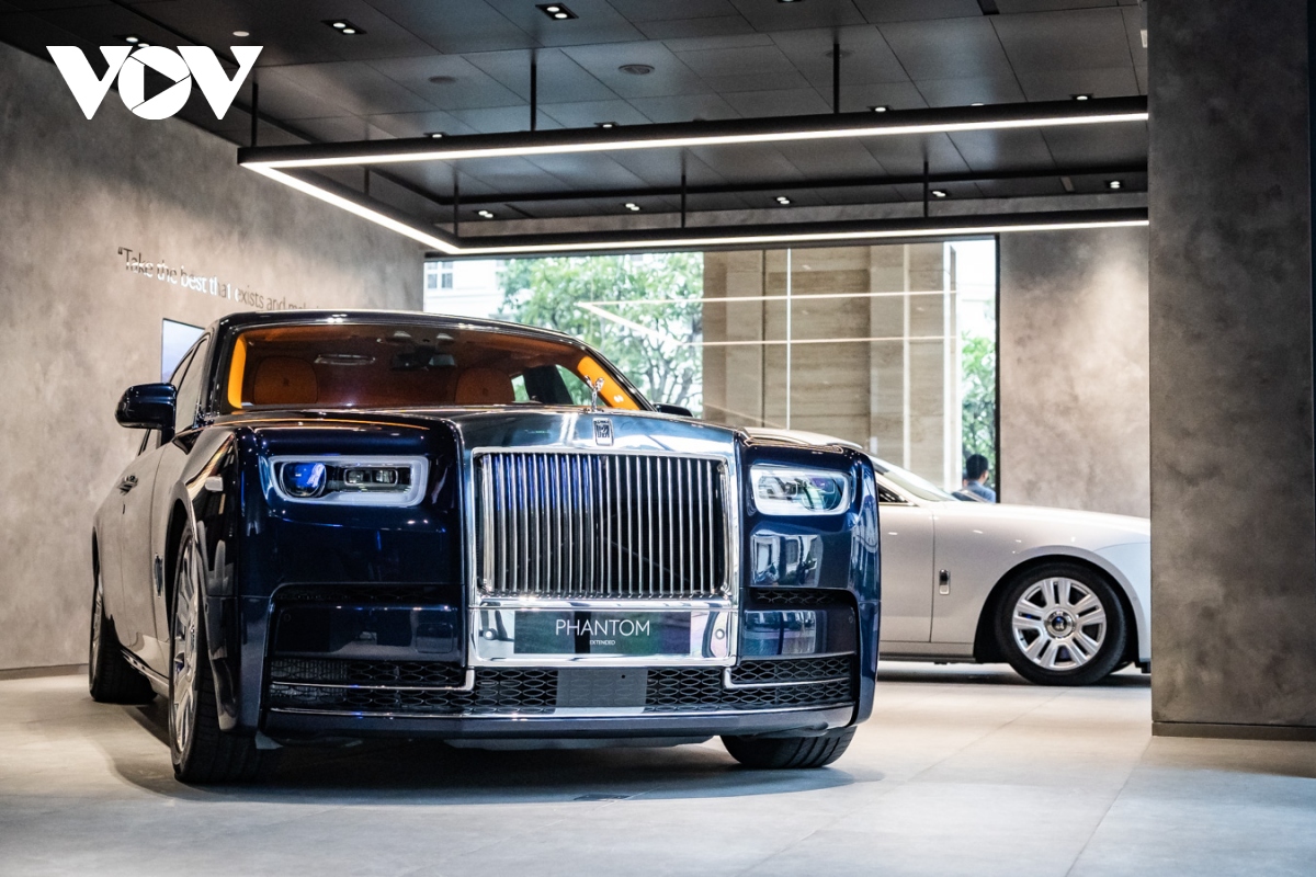 Ảnh chi tiết Rolls-Royce Phantom Extended giá hơn 50 tỷ đồng