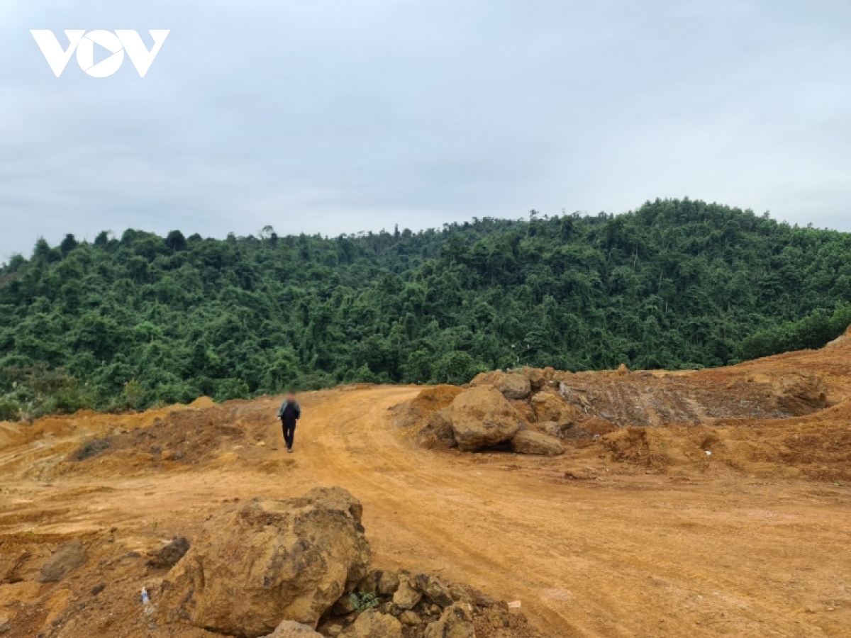 Ai tiếp tay cho các đối tượng khai thác khoáng sản trái phép quy mô lớn tại Quảng Bình?