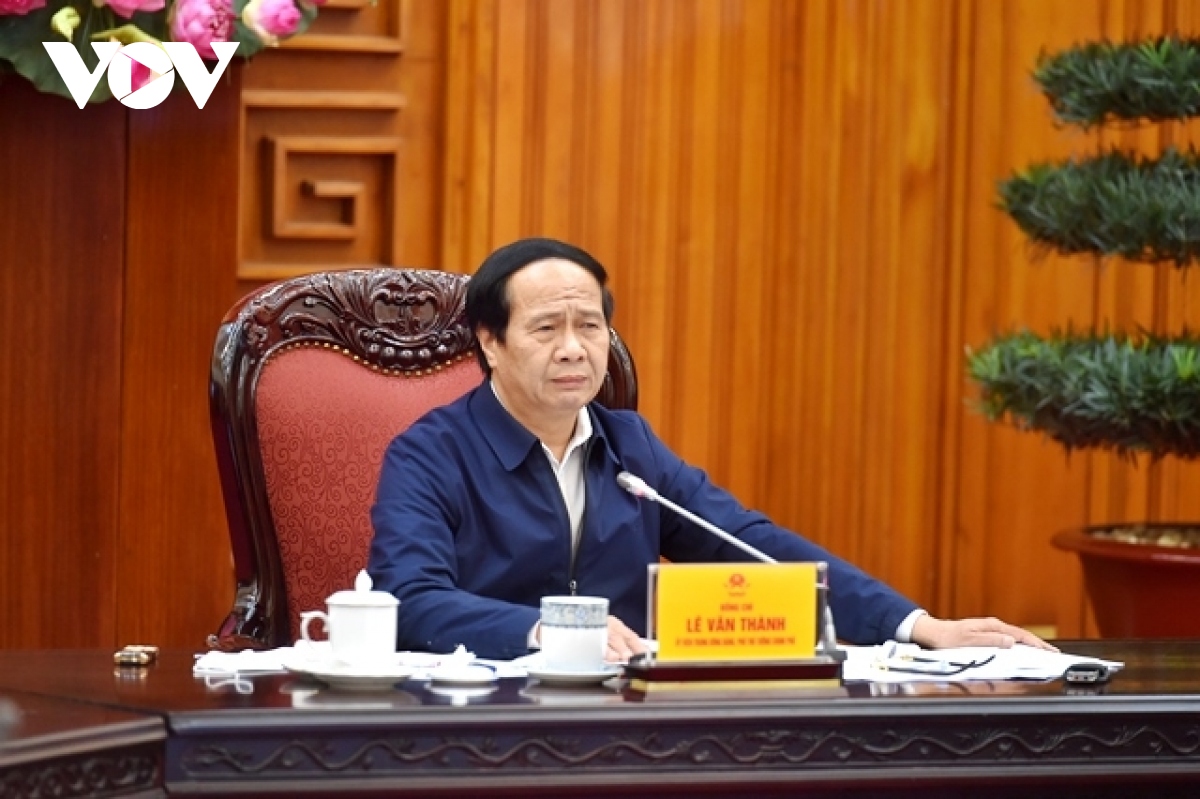 Phó Thủ tướng Lê Văn Thành họp về tình hình ùn tắc hàng hóa ở cửa khẩu biên giới phía Bắc