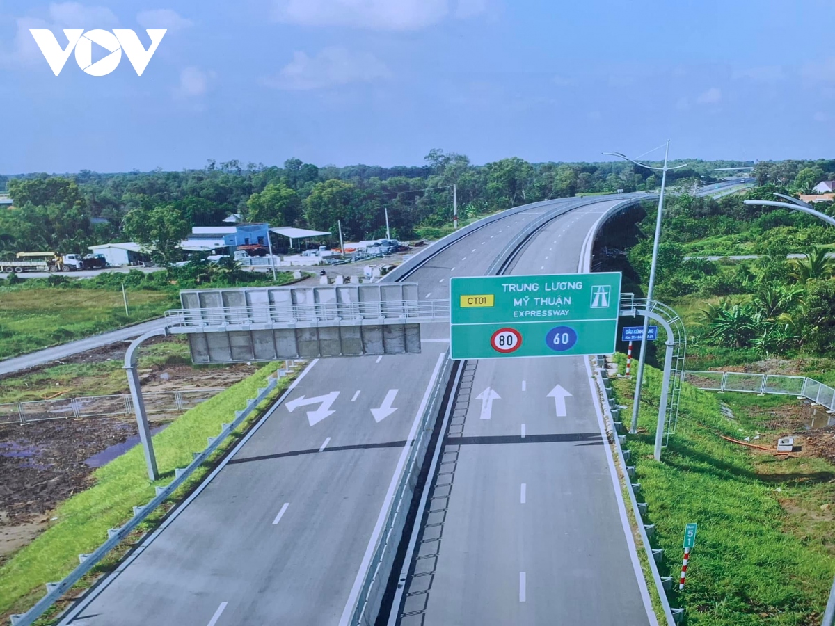 Cho phép ô tô lưu thông trên cao tốc Trung Lương - Mỹ Thuận từ ngày 23 Tết