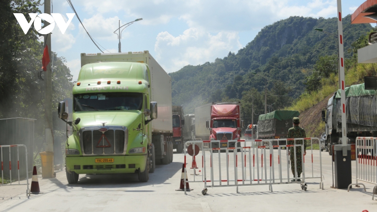 Bộ Công Thương cùng Lạng Sơn tìm cách tháo gỡ ùn tắc hàng hóa tại các cửa khẩu