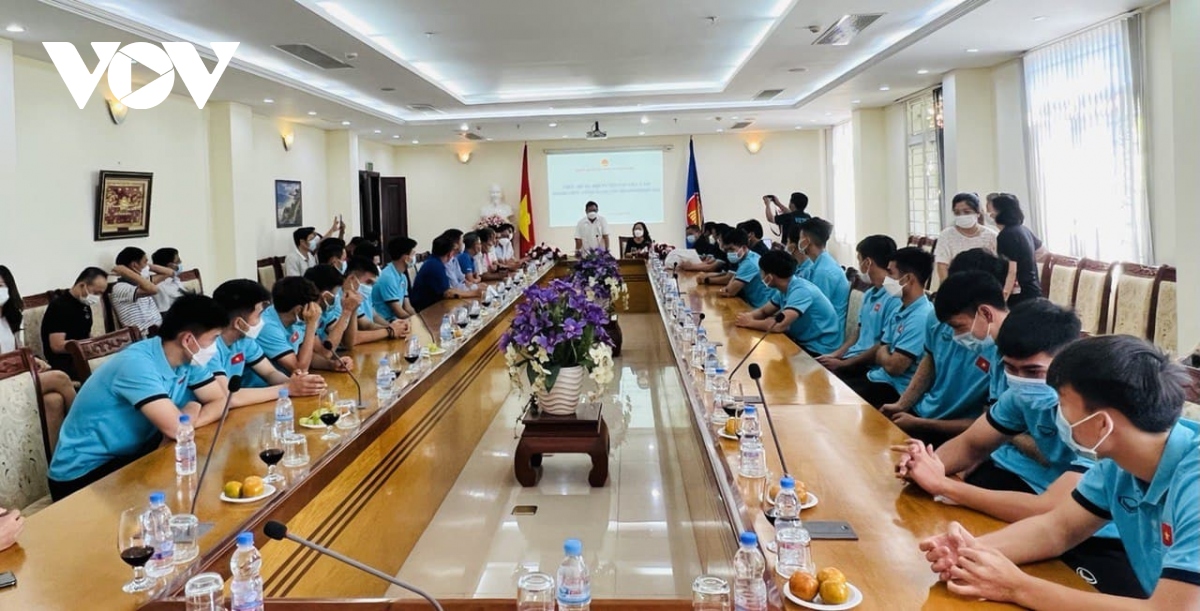 Đại sứ Việt Nam tại Campuchia đón tiếp và chúc mừng U23 Việt Nam