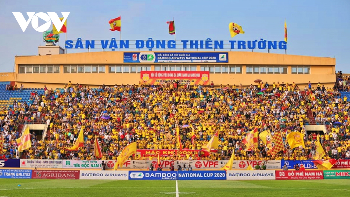 V-League 2022: Trận Nam Định - HAGL đón 10.000 khán giả