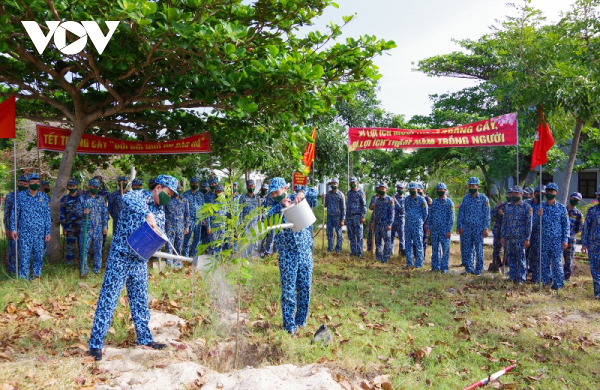 Trung đoàn Tàu ngầm 196 Hải quân phát động Tết trồng cây Xuân Nhâm Dần 2022