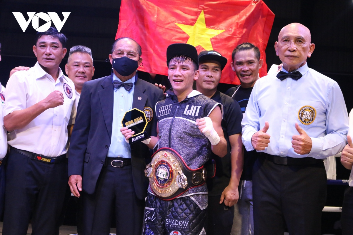 Võ sĩ quyền Anh Lê Hữu Toàn giành đai vô địch WBA châu Á