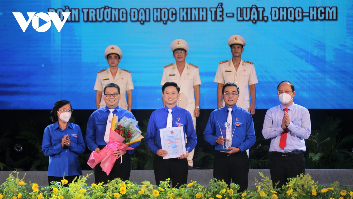 Thành Đoàn TP.HCM trao giải thưởng Hồ Hảo Hớn cho 9 tập thể