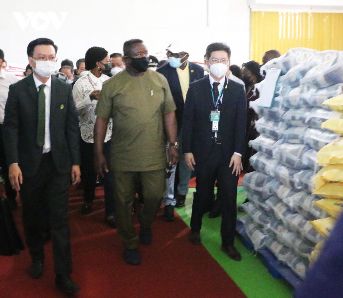 Tổng thống Sierra Leone ấn tượng với sản xuất lúa gạo của An Giang