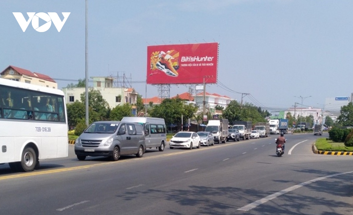 Cuối tuần tái diễn ùn ứ giao thông khu vực cầu Rạch Miễu nối Tiền Giang-Bến Tre