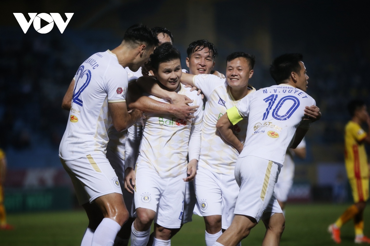 Quang Hải lập công, Hà Nội FC nhọc nhằn đả bại Thanh Hóa trên sân nhà