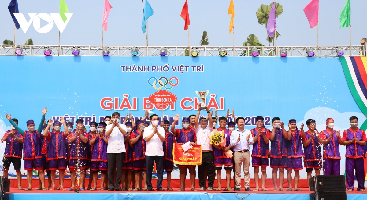 Sôi động giải bơi chải Việt Trì mở rộng năm 2022