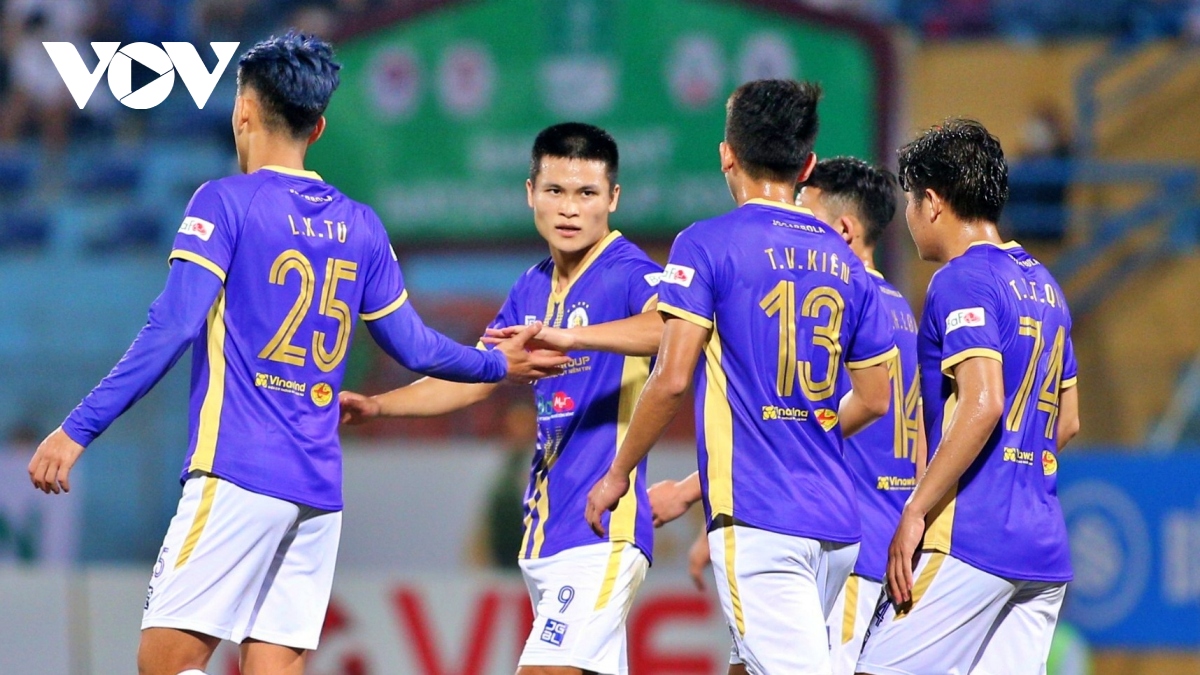 Tuấn Hải rực sáng, Hà Nội FC thắng đậm CAND trong ngày Quang Hải chia tay sân Hàng Đẫy