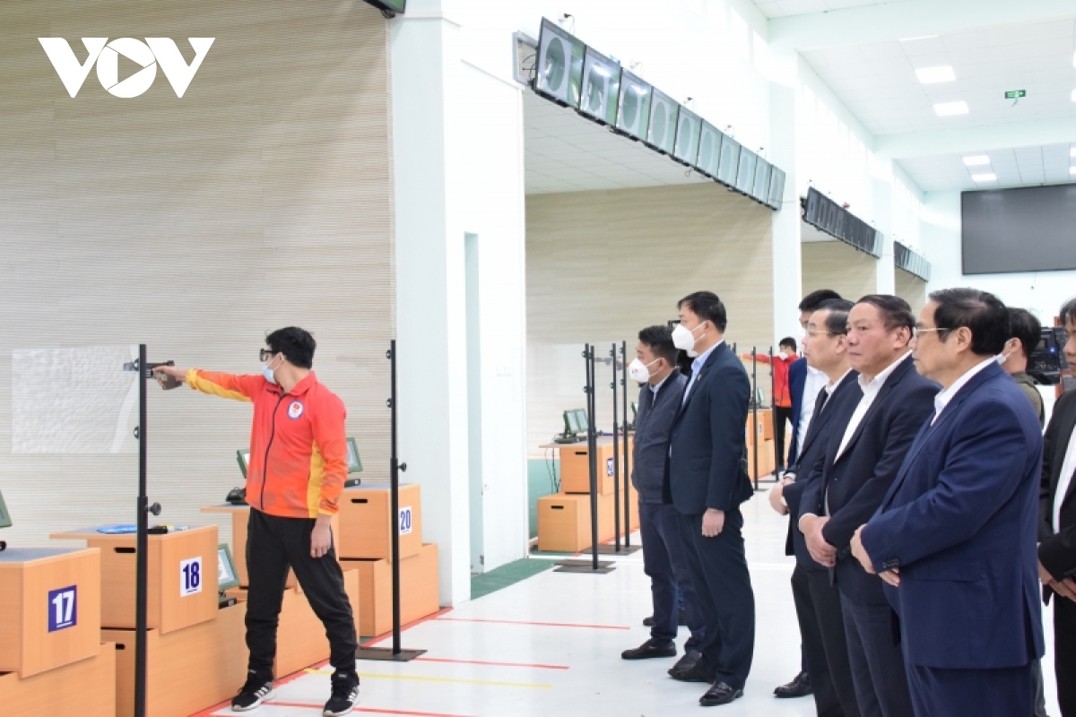 Thủ tướng kiểm tra công tác chuẩn bị SEA Games 31 và động viên đoàn thể thao Việt Nam