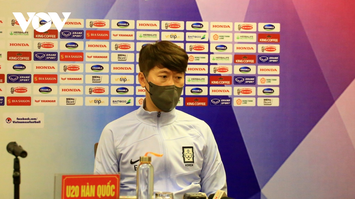 Thuyền trưởng U20 Hàn Quốc khen ngợi màn trình diễn của U23 Việt Nam