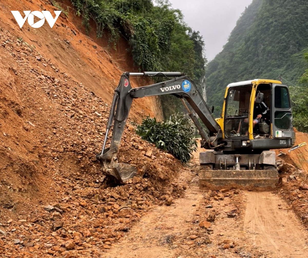 Sạt lở gây ách tắc QL34 đoạn qua Cao Bằng