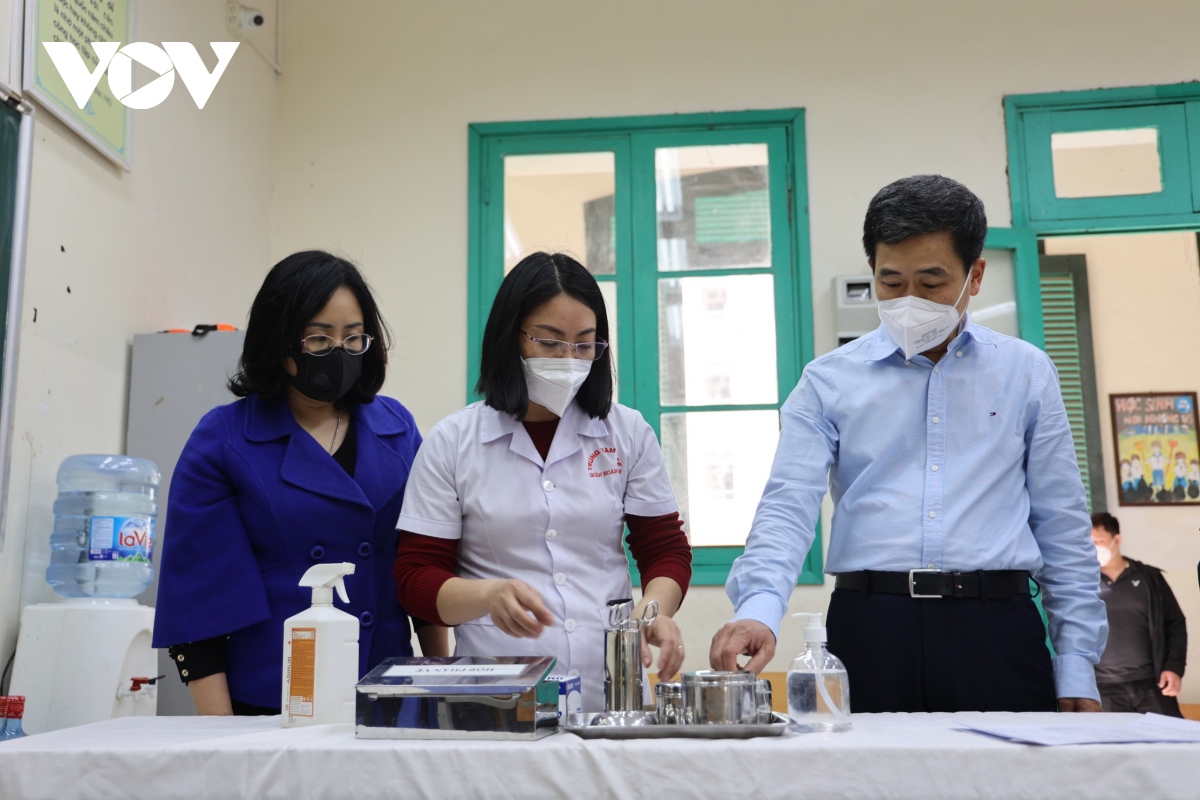 Kiểm tra đột xuất điểm tiêm vaccine ngừa Covid-19 cho trẻ em ở Hà Nội