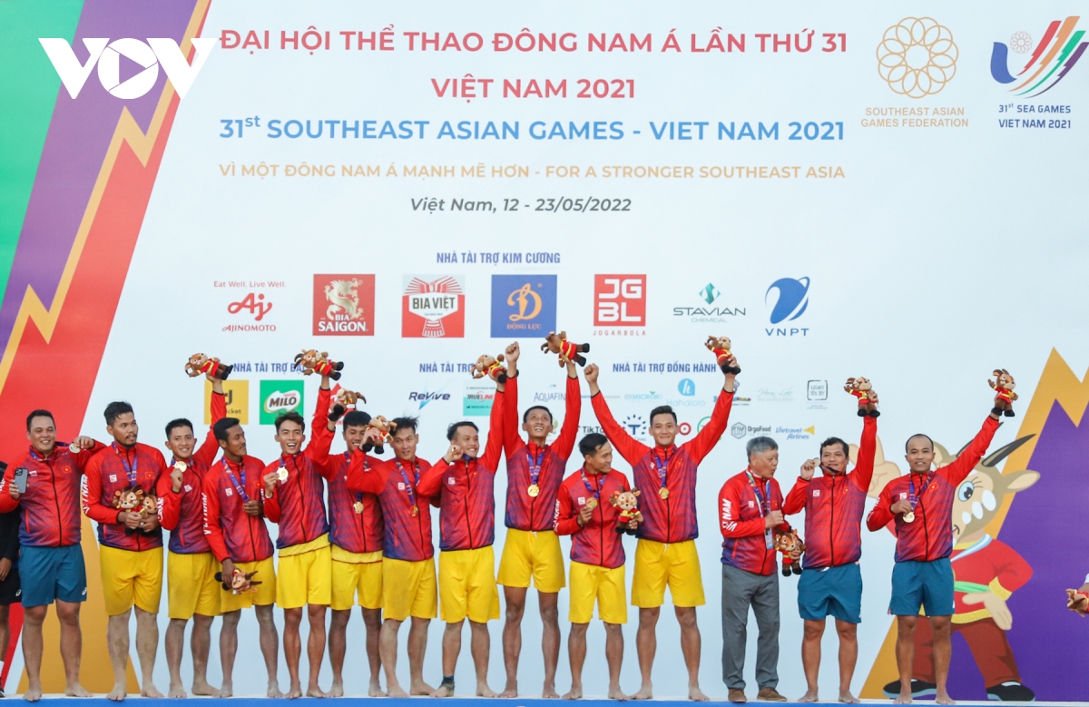 Nhìn lại hành trình toàn thắng của bóng ném bãi biển Việt Nam tại SEA Games 31
