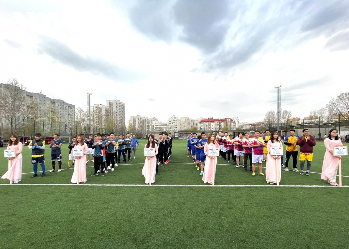 Khai mạc giải bóng đá cộng đồng người Việt tại Nga - "Lão tướng Moscow 2022"