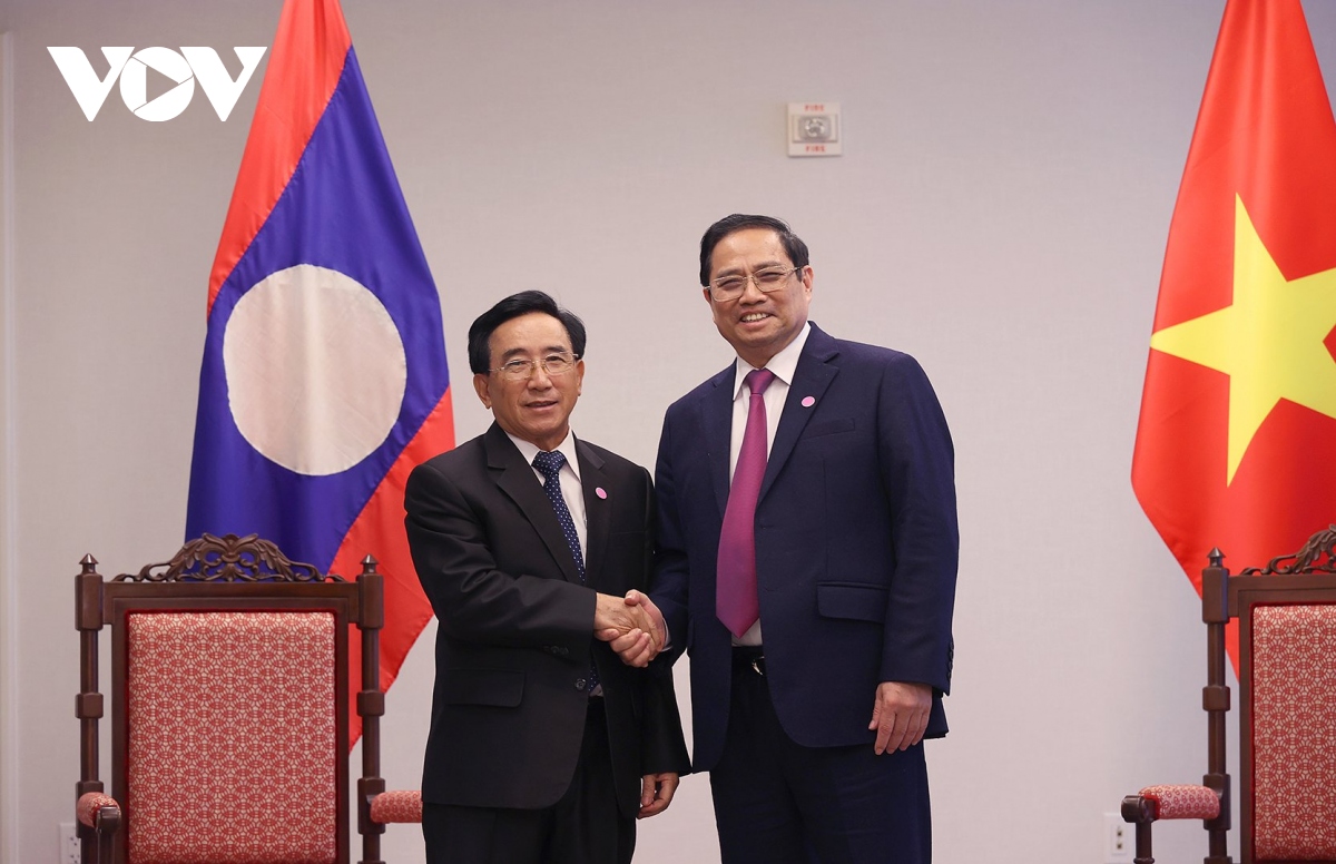 Thủ tướng Chính phủ Phạm Minh Chính gặp Thủ tướng Chính phủ Lào Phankham Viphavanh