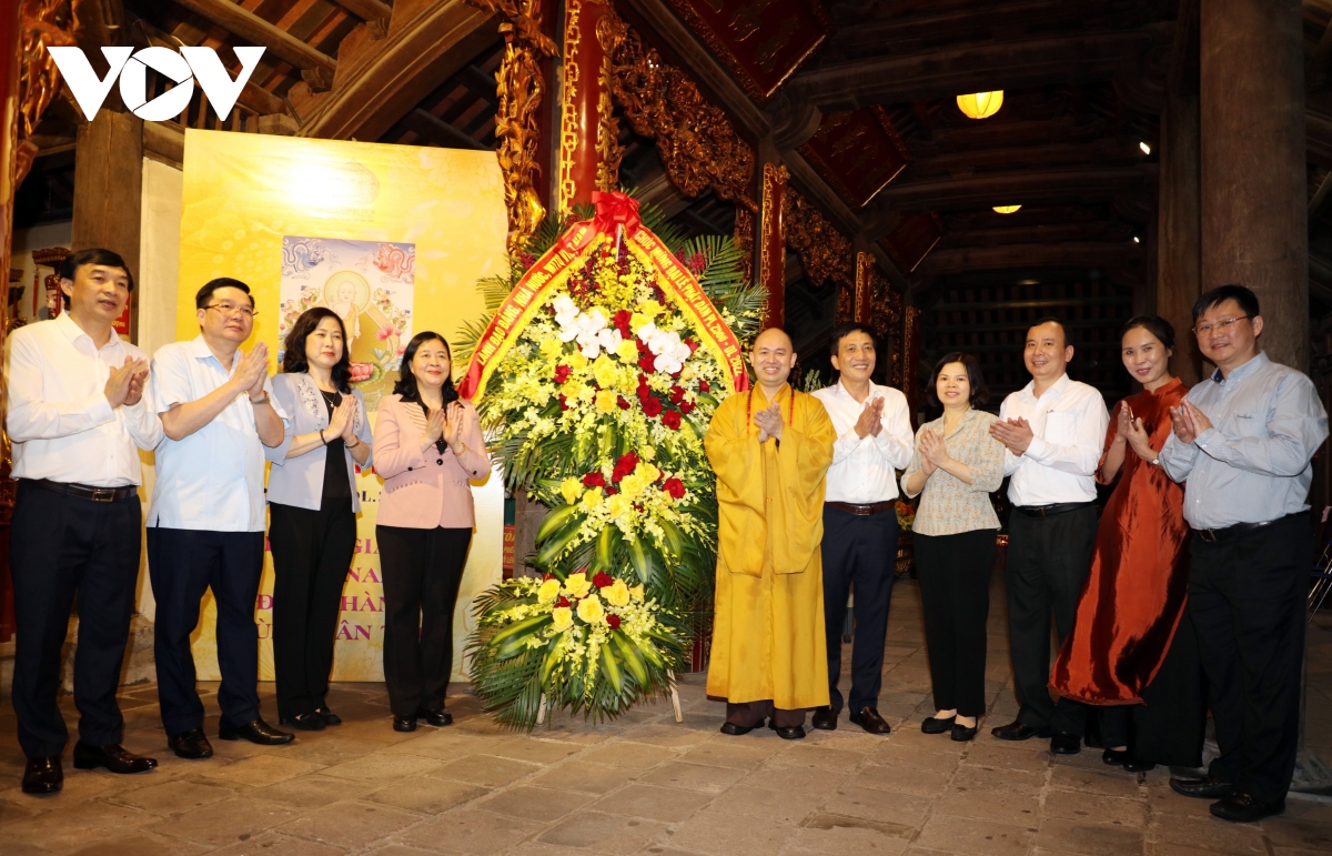 Trưởng ban Dân vận Trung ương thăm, chúc mừng Đại lễ Phật đản tại Bắc Ninh