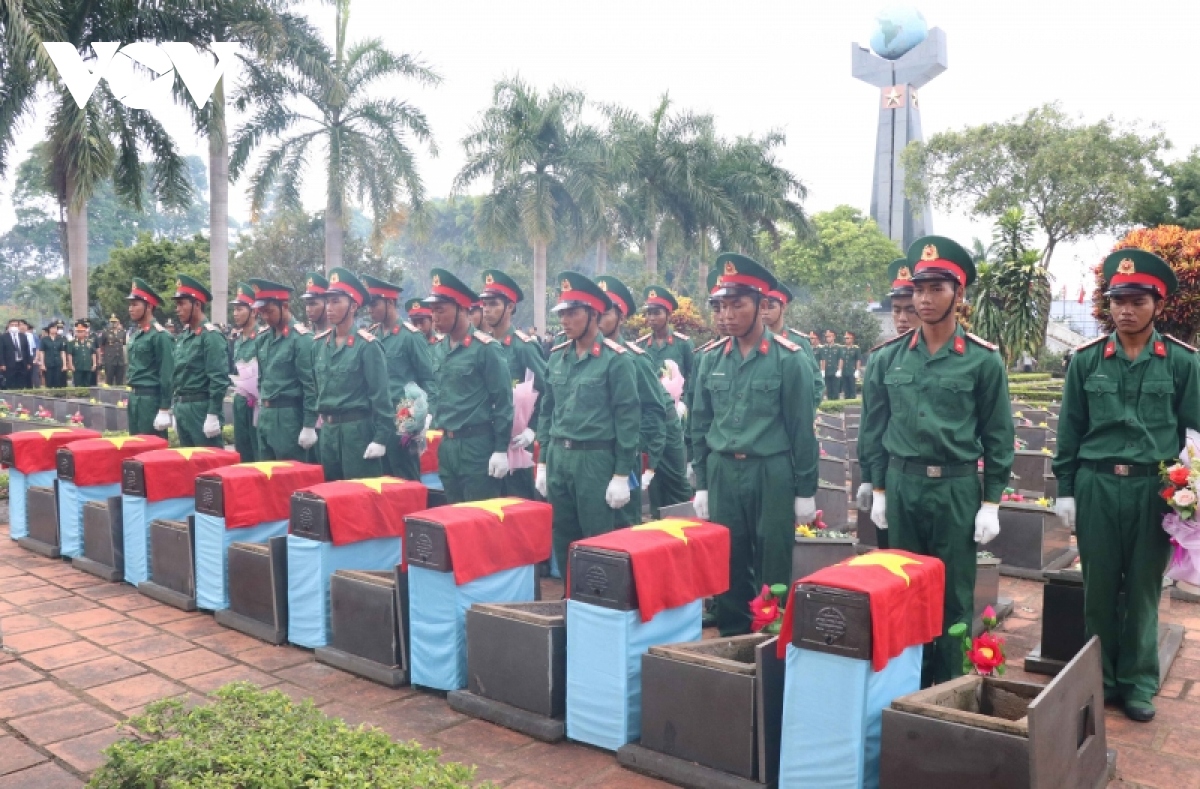 Gia Lai truy điệu và án táng 18 hài cốt liệt sĩ quân tình nguyện Việt Nam tại Campuchia