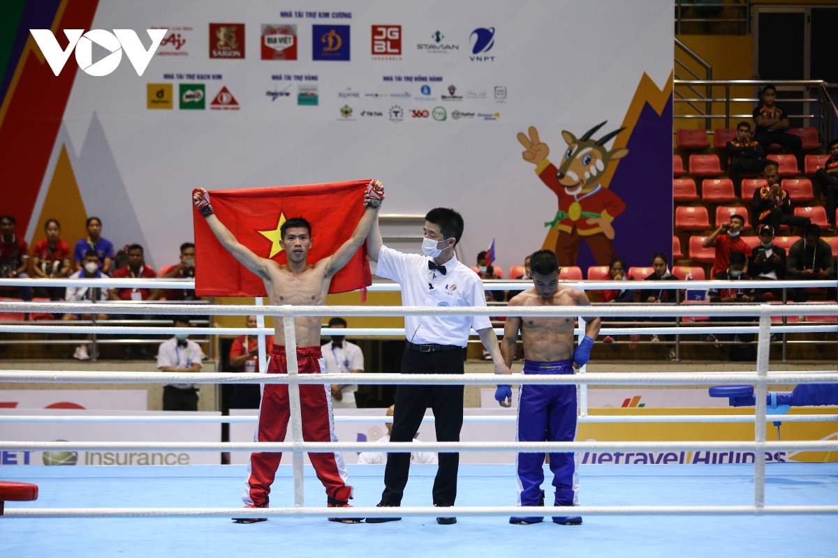 Võ sĩ Kick boxing Việt Nam hạ gục đối thủ, giành điểm tuyệt đối tại SEA Games 31
