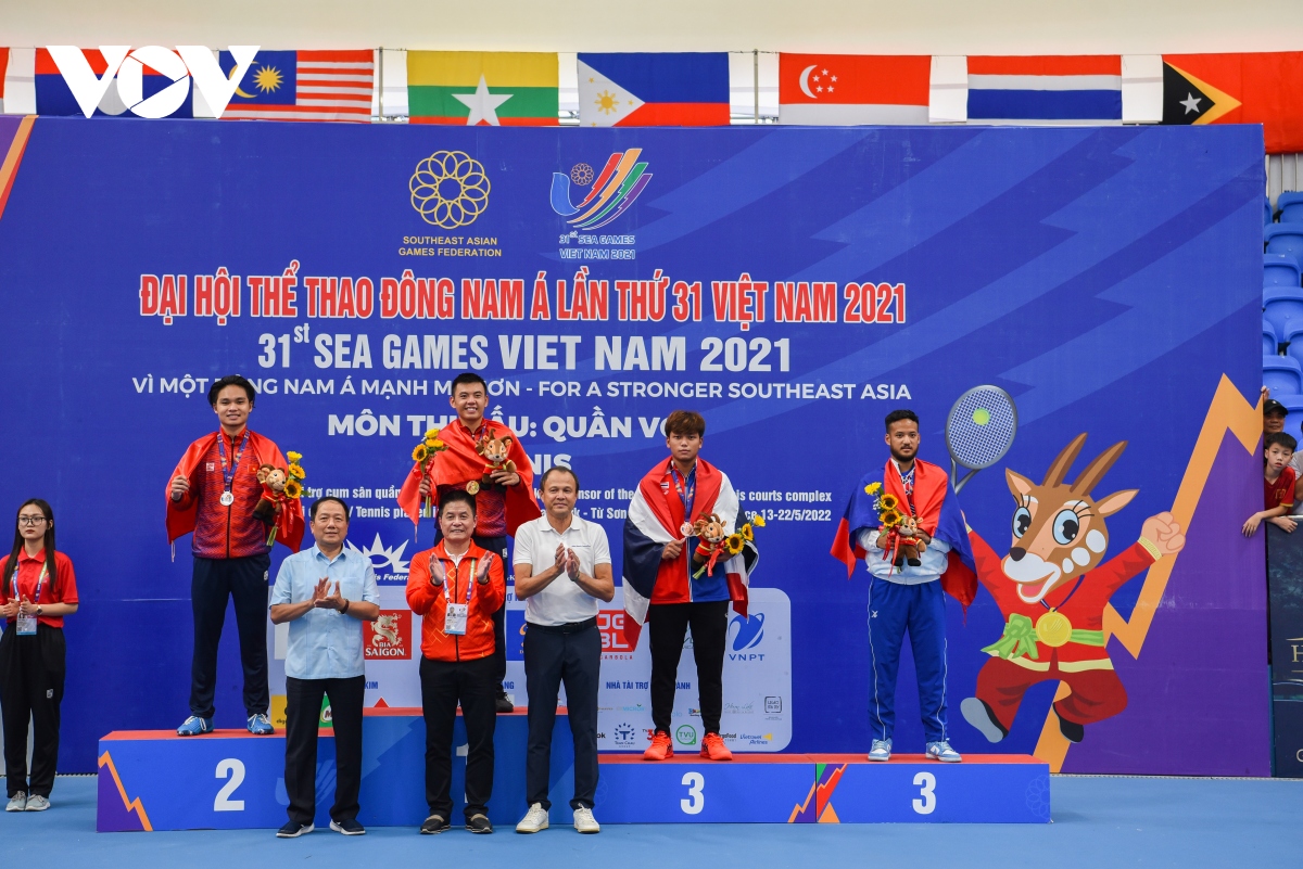 Lý Hoàng Nam bảo vệ thành công HCV đơn nam quần vợt SEA Games 31