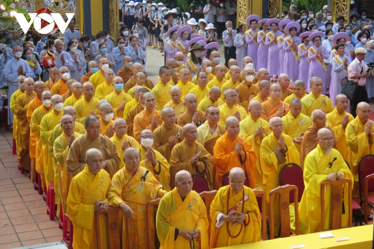 Tưng bừng Đại lễ Phật đản trên cả nước