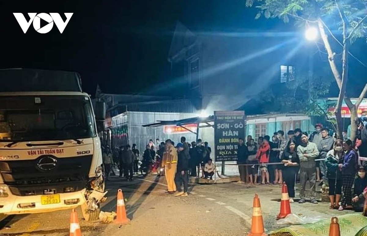 Xe ô tô tải va chạm với xe mô tô ở Yên Bái khiến 2 người tử vong tại chỗ