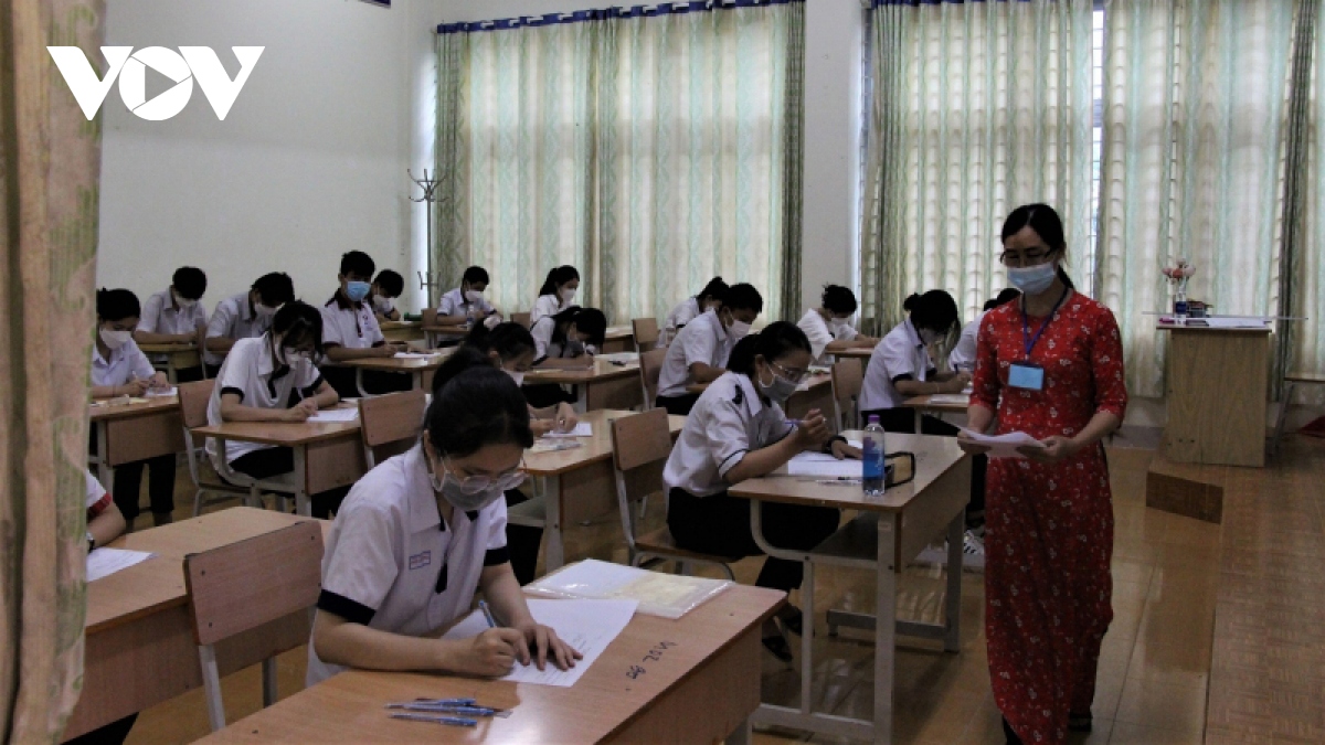 Gần 2.000 thí sinh Đắk Lắk bước vào kỳ thi tuyển sinh lớp 10