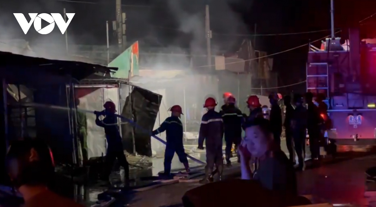 Cháy lớn trong đêm tại khu vực chợ Mường Thanh, thiệt hại lên đến cả tỷ đồng