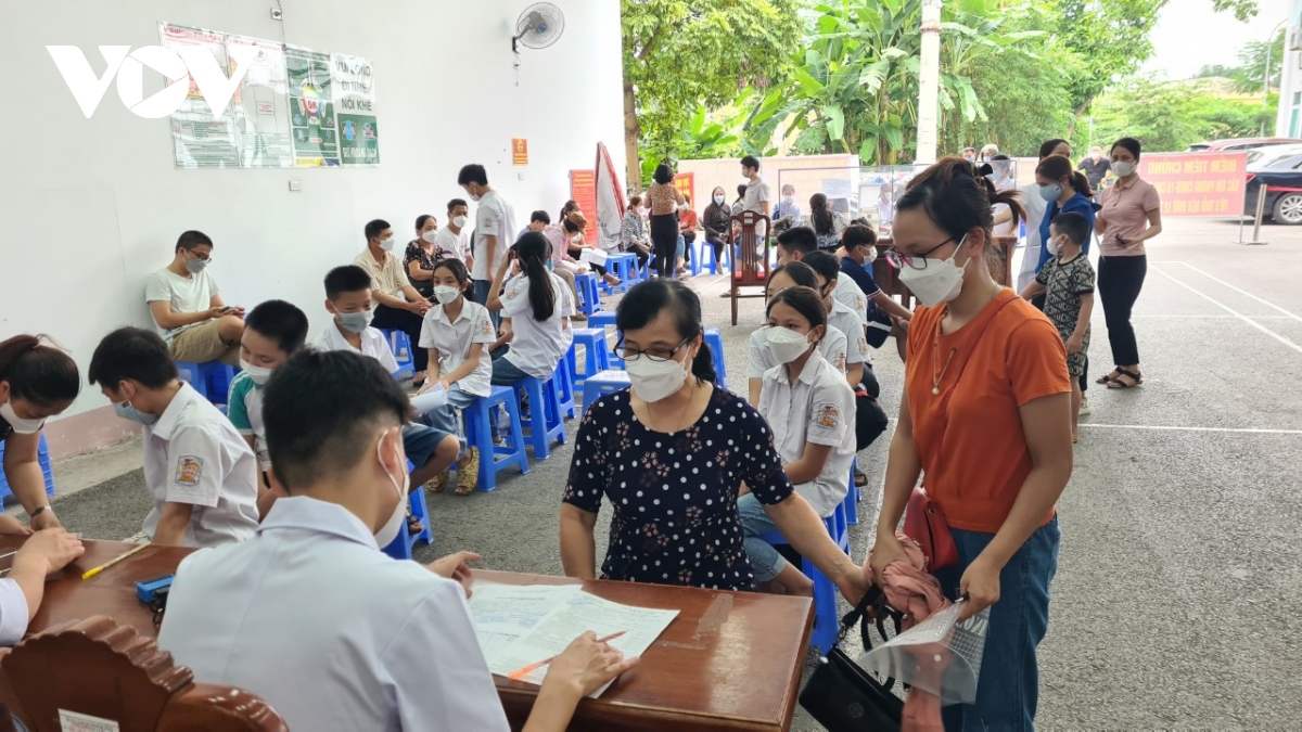 Thái Nguyên thu hút người dân đến tiêm vaccine Covid-19 bằng mô hình tiêm 24/7