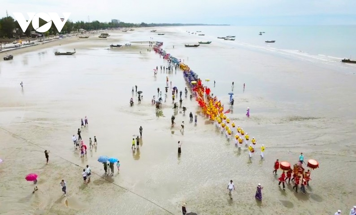 Độc đáo Hội đình làng biển Quảng Ninh